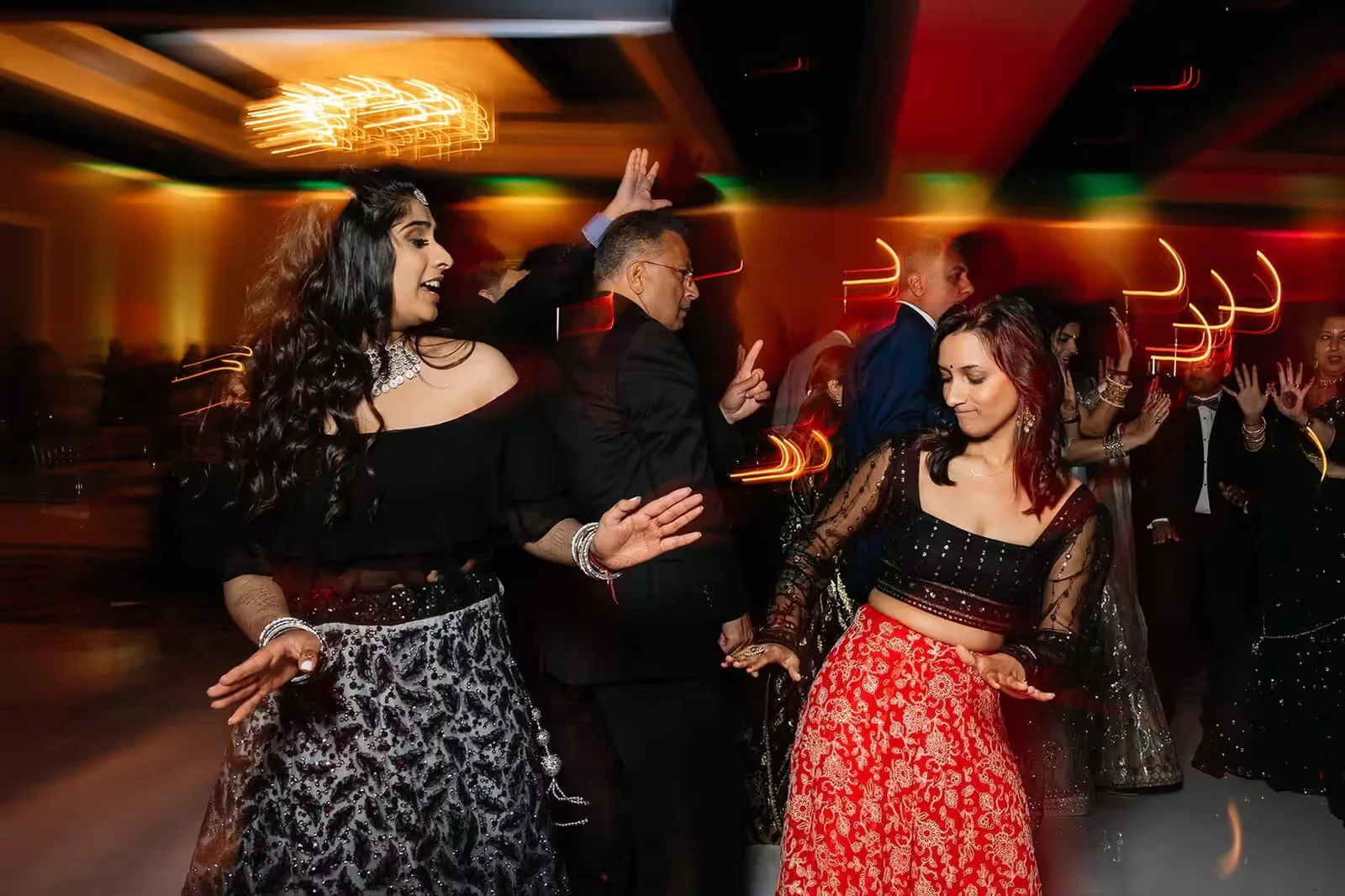 Indian, Pakistani & Punjabi wedding DJ and live dhol in Idaho, Mehndi sangeet dance floor with Bollywood and Bhangra music entertainment
